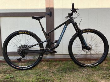 Used Santa Cruz HIGHTOWER D / Aluminum / 29 2022 2022 Mountainbike, Light Gray, 29 — image 1 of 31