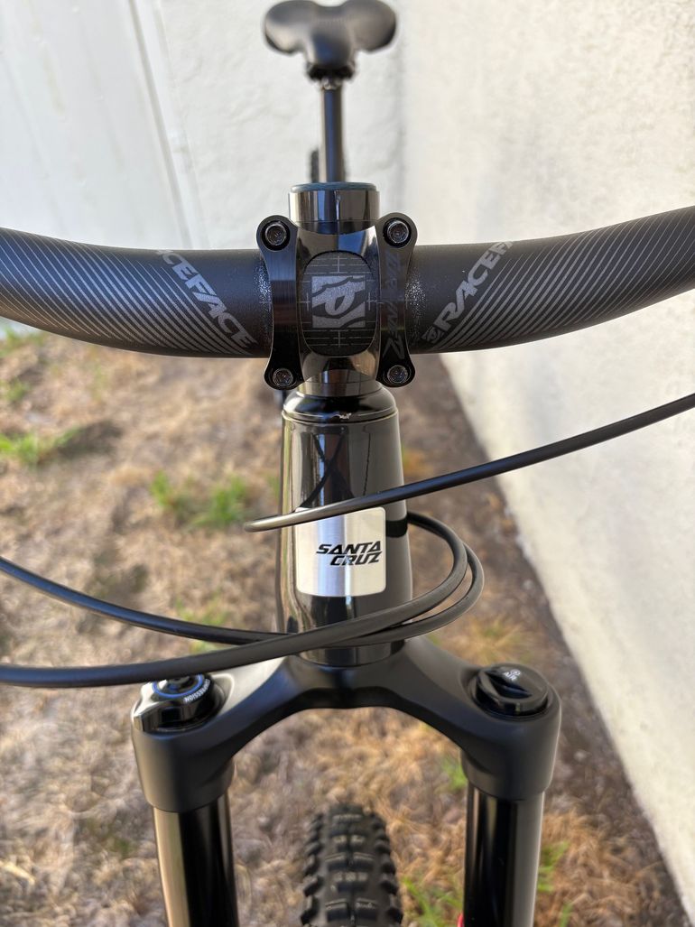 Used Santa Cruz HIGHTOWER D / Aluminum / 29 2022 2022 Mountainbike, Light Gray, 29 — image 20 of 31