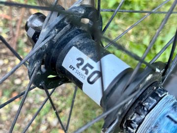 Used Orbea Rallon Custom 2024 Mountainbike, Green, 29 — image 10 of 11