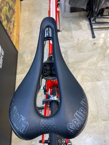 Used Wilier Cento10AIR 2019 Road & Gravel, Red — image 6 of 9