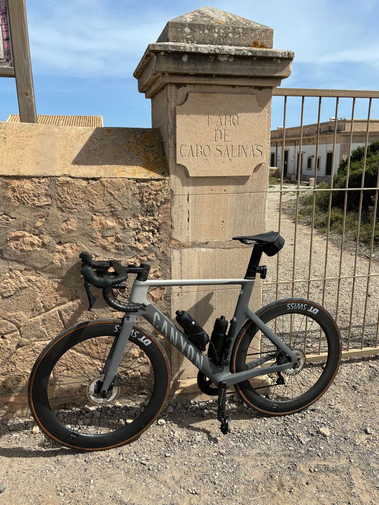 Used Canyon Aeroad CF SL 8 Disc 2022 2022 Road & Gravel, Light Gray — image 7 of 8