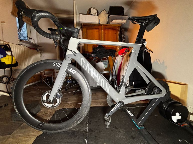 Used Canyon Aeroad CF SL 8 Disc 2022 2022 Road & Gravel, Light Gray — image 2 of 8
