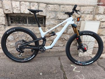 Used Canyon Spectral CF LTD 2024 2024 Mountainbike, White, 29, 27.5 — image 1 of 6