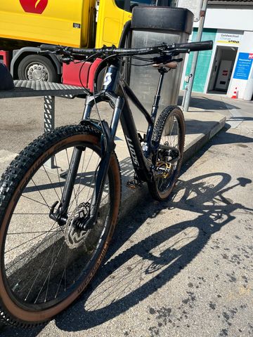 Used Scott Spark 970 blue (EU) 2024 2024 Mountainbike, Blue, 29 — image 1 of 9