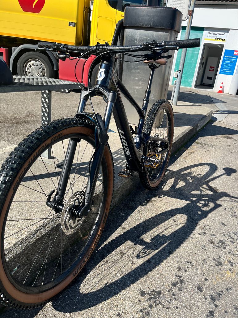 Used Scott Spark 970 blue (EU) 2024 2024 Mountainbike, Blue, 29 — image 1 of 9
