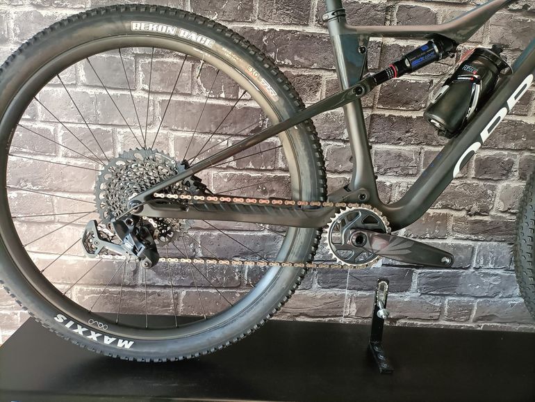 Used Orbea OIZ M21 2024 2024 Mountainbike, Black, 29 — image 3 of 4