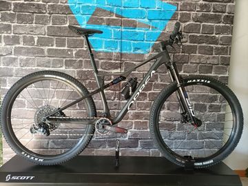 Used Orbea OIZ M21 2024 2024 Mountainbike, Black, 29 — image 2 of 4