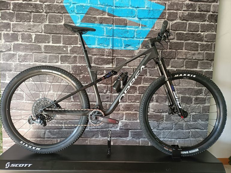 Used Orbea OIZ M21 2024 2024 Mountainbike, Black, 29 — image 2 of 4
