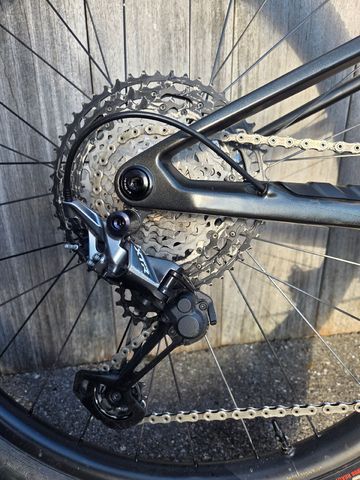 Used Orbea OIZ M-TEAM 2023 2023 Mountainbike, Black, 29 — image 3 of 8