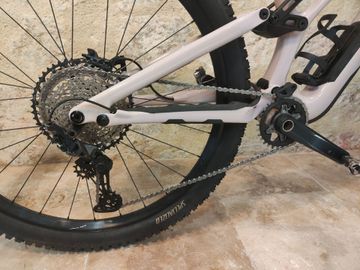 Used Specialized Stumpjumper EVO Comp 2021 2021 Mountainbike, Light Gray, 29 — image 3 of 3