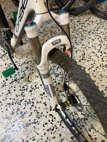Used Orbea Carbon 2018 Mountainbike, White — image 5 of 5