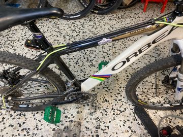 Used Orbea Carbon 2018 Mountainbike, White — image 1 of 5