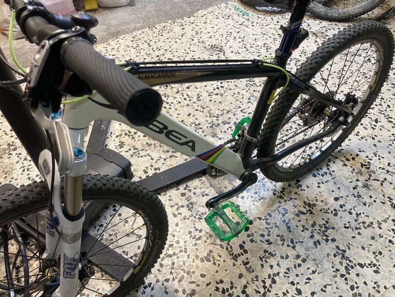 Used Orbea Carbon 2018 Mountainbike, White — image 2 of 5