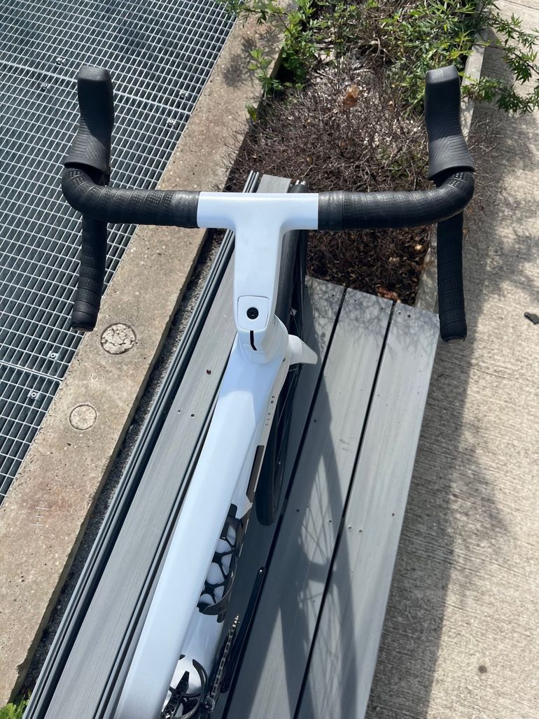Used BMC Teammachine SLR 01 MOD 2024 2024 Road & Gravel, White — image 4 of 8