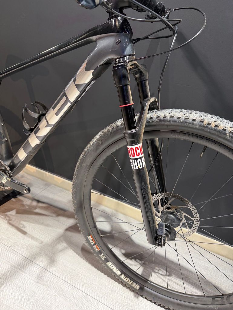 Used Trek Procaliber 9.7 2023 2023 Mountainbike, Black, 29, 27.5 — image 5 of 5