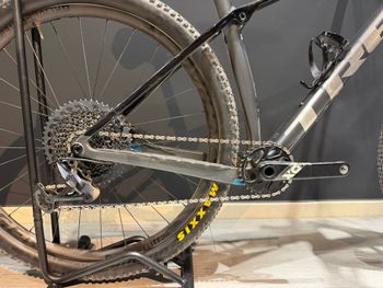 Used Trek Procaliber 9.7 2023 2023 Mountainbike, Black, 29, 27.5 — image 3 of 5