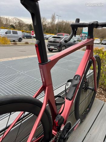 Used BMC Roadmachine 01 Three 2024 Road & Gravel, Red — image 8 of 8