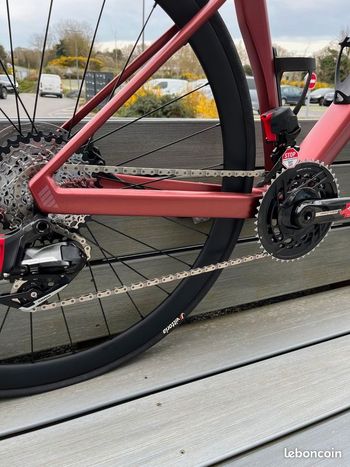 Used BMC Roadmachine 01 Three 2024 Road & Gravel, Red — image 2 of 8