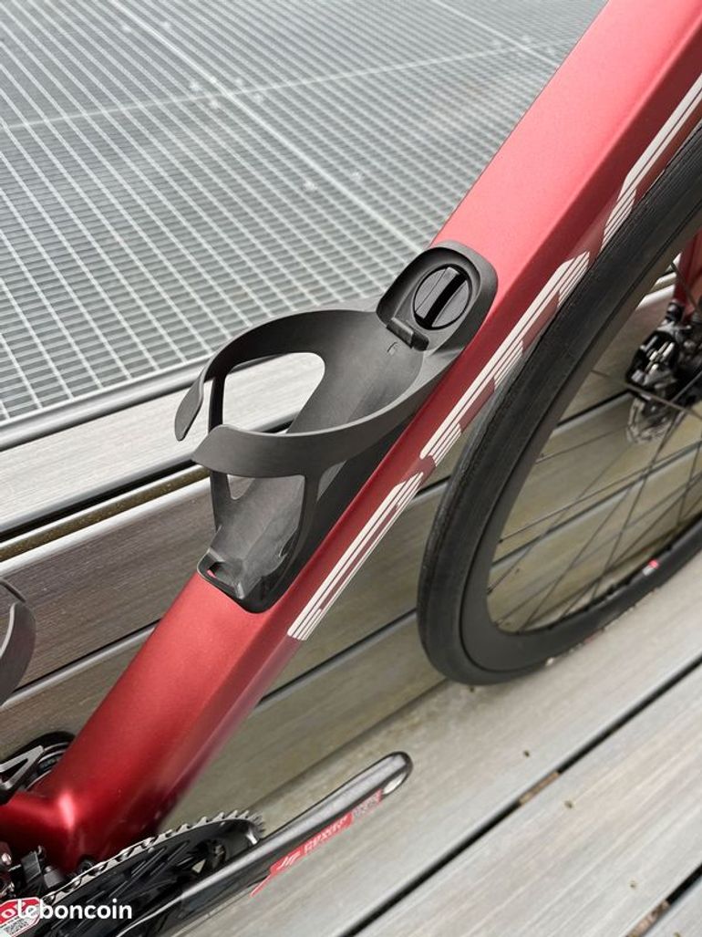 Used BMC Roadmachine 01 Three 2024 Road & Gravel, Red — image 7 of 8