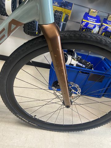 Used Orbea TERRA H30 2024 2024 Road & Gravel, Light Gray — image 9 of 16