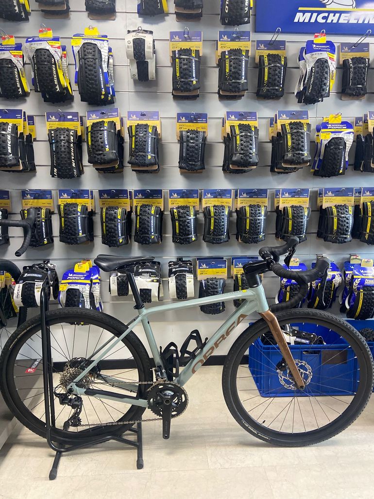 Used Orbea TERRA H30 2024 2024 Road & Gravel, Light Gray — image 13 of 16