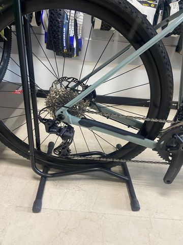 Used Orbea TERRA H30 2024 2024 Road & Gravel, Light Gray — image 10 of 16