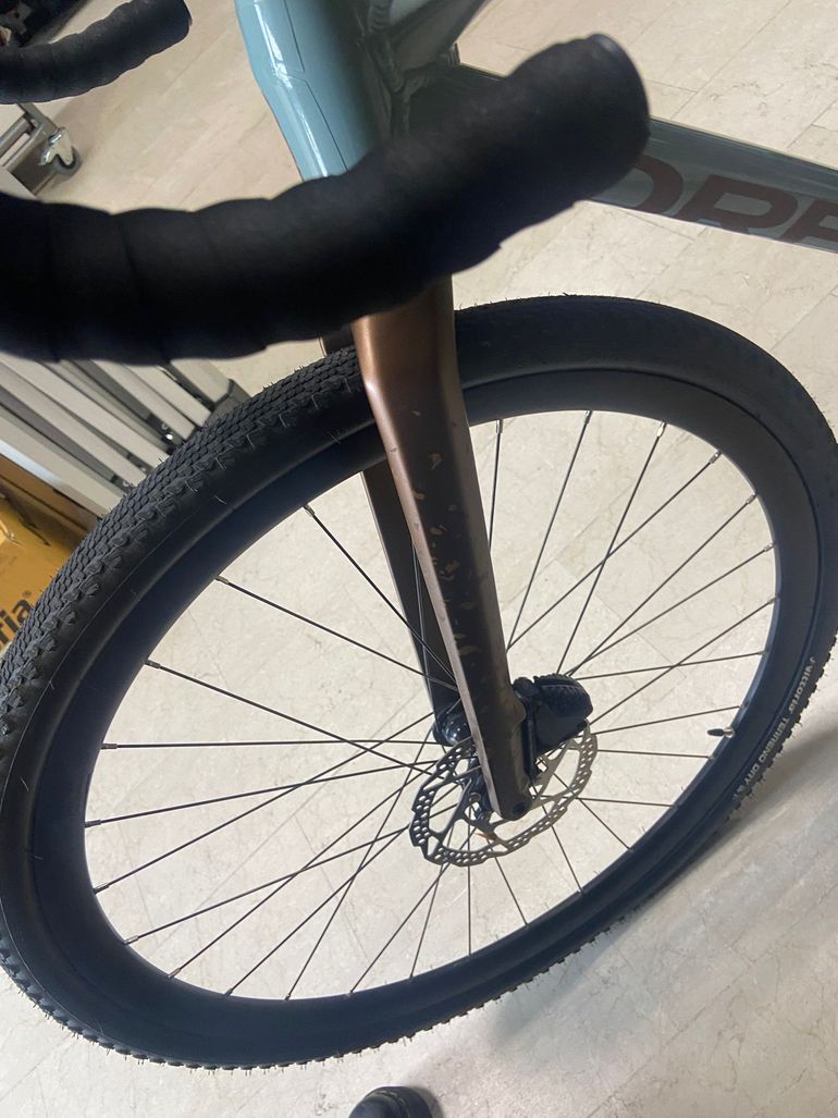 Used Orbea TERRA H30 2024 2024 Road & Gravel, Light Gray — image 7 of 16
