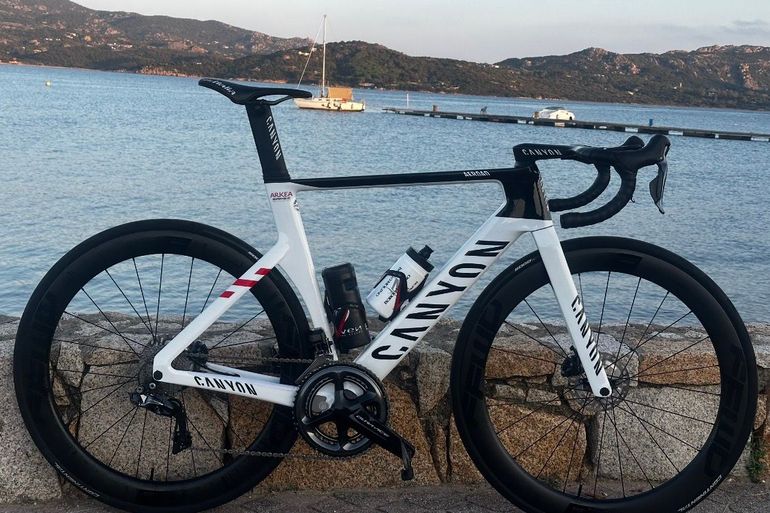 Used Canyon Aeroad CFR Disc Di2 2021 2021 Road & Gravel, White — image 1 of 8