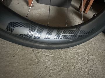 Used Canyon Aeroad CFR Disc Di2 2021 2021 Road & Gravel, White — image 7 of 8