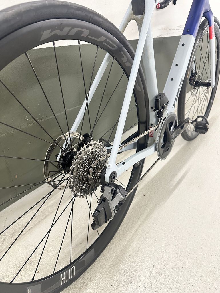 Used Trek Checkmate SRAM Rival eTap AXS 2025 Road & Gravel, White — image 3 of 5