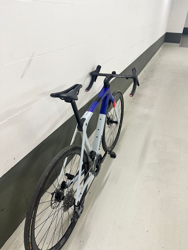 Used Trek Checkmate SRAM Rival eTap AXS 2025 Road & Gravel, White — image 4 of 5