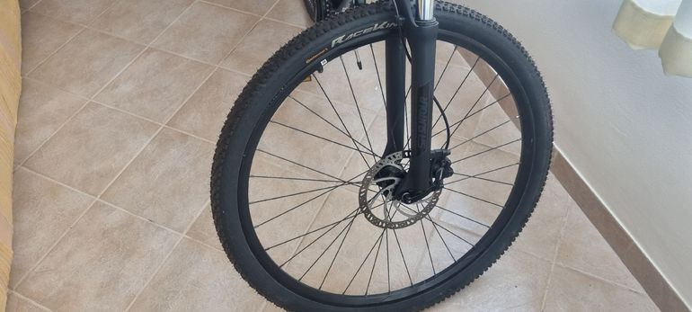 Used Giant Talon 4 2021 2021 Mountainbike, Black, 27.5, 29 — image 3 of 4