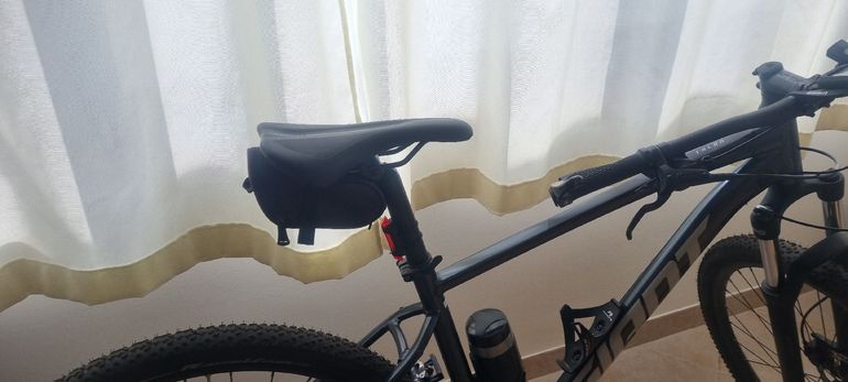 Used Giant Talon 4 2021 2021 Mountainbike, Black, 27.5, 29 — image 4 of 4