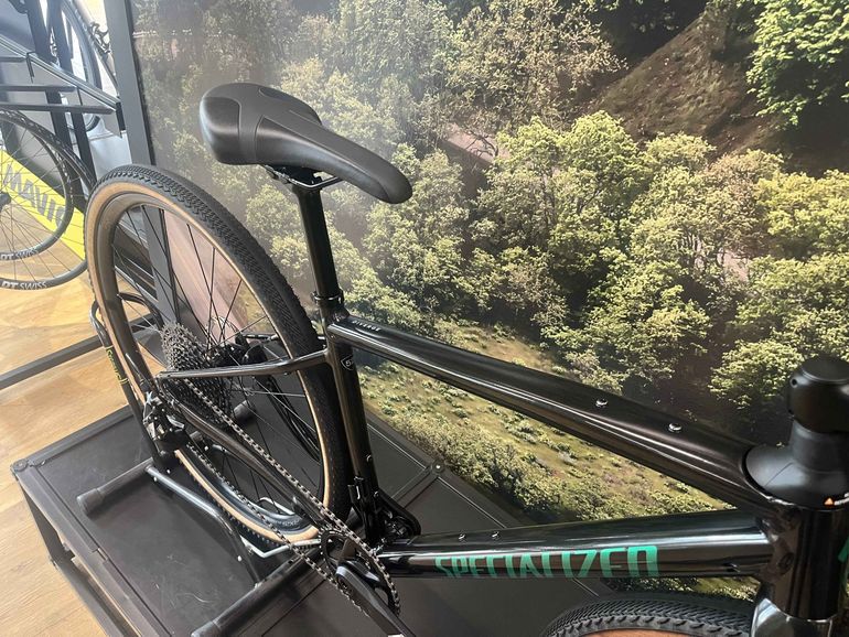 Used Specialized Diverge E5 Comp 2024 Road & Gravel, Black — image 4 of 5