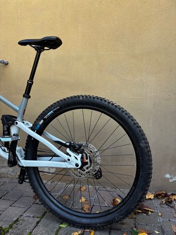 Used Marin Rift Zone 29" 2 2024 2024 Mountainbike, Light Gray, 29 — image 6 of 12