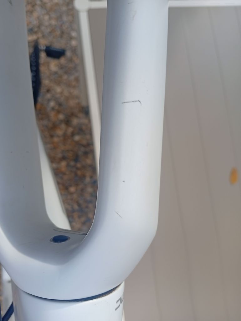 Used BMC Roadmachine FOUR 2024 2024 Road & Gravel, White — image 7 of 10