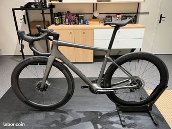 Used Enve Melee 2023 Road & Gravel, Light Gray — image 3 of 5