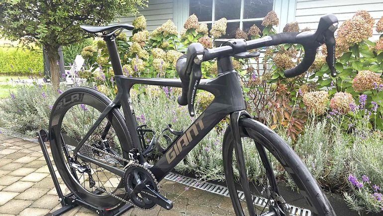 Used Giant Propel Advanced 1 Disc 2019 2019 Road & Gravel, Light Gray — image 11 of 16