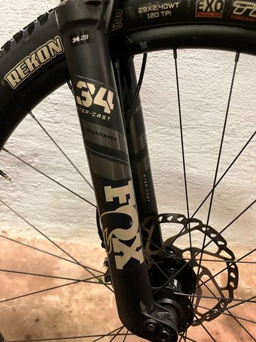 Used Orbea OIZ M20 2023 2023 Mountainbike, Black, 29 — image 7 of 8