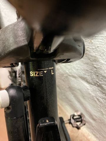 Used Orbea OIZ M20 2023 2023 Mountainbike, Black, 29 — image 8 of 8