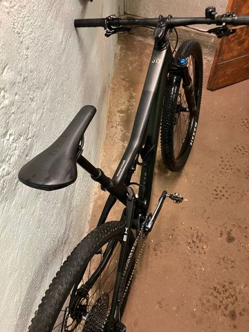 Used Orbea OIZ M20 2023 2023 Mountainbike, Black, 29 — image 5 of 8