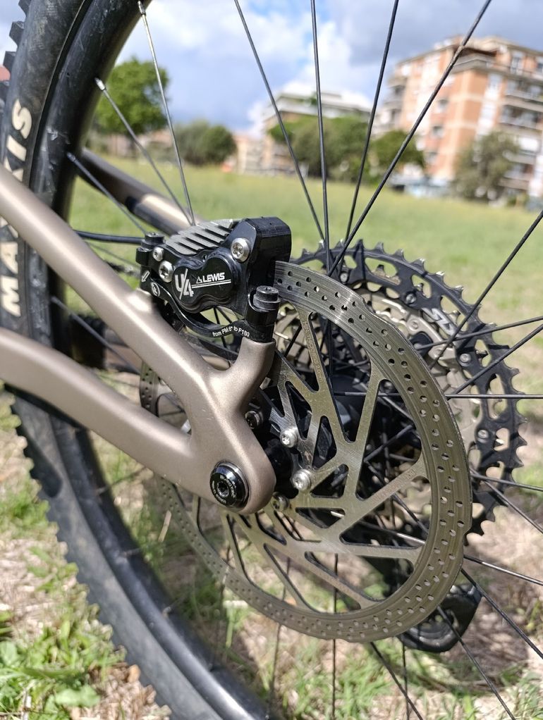 Used Santa Cruz Carbon C Gx 2024 Mountainbike, Light Gray — image 4 of 10