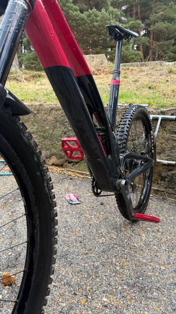 Used UNNO BURN Elite 2024 2024 Mountainbike, Red, Mixed — image 2 of 9