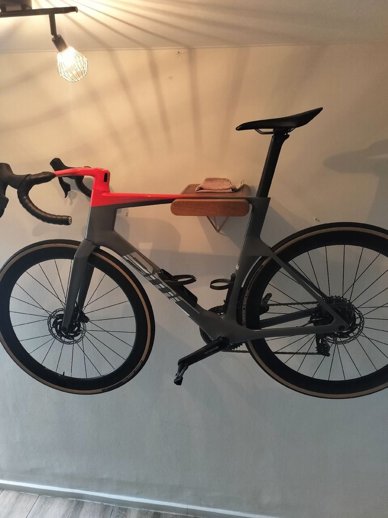 Used BMC Teammachine R 01 THREE 2024 2024 Road & Gravel, Red — image 6 of 9