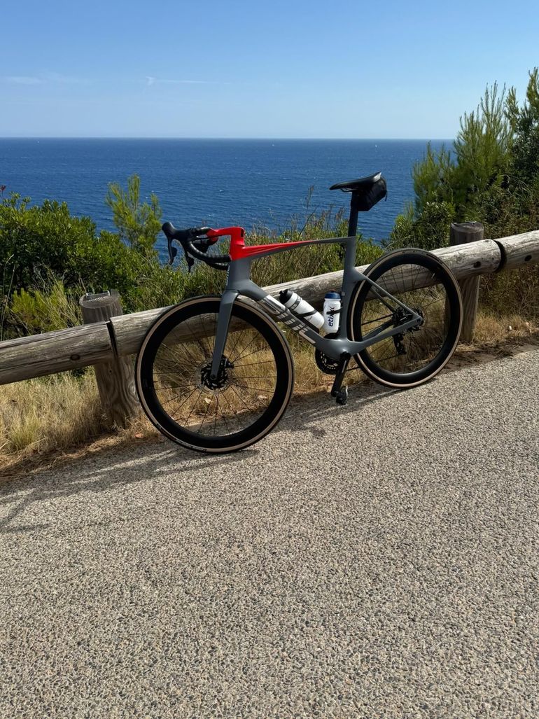 Used BMC Teammachine R 01 THREE 2024 2024 Road & Gravel, Red — image 2 of 9
