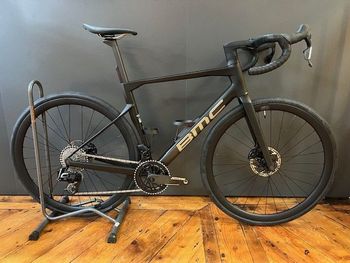 Used BMC Roadmachine 01 THREE 2026 Road & Gravel