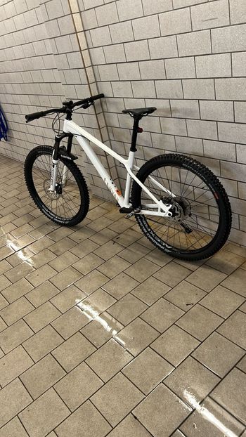 Used Canyon Stoic 2 2023 2023 Mountainbike, Weiß, 29 — image 2 of 3