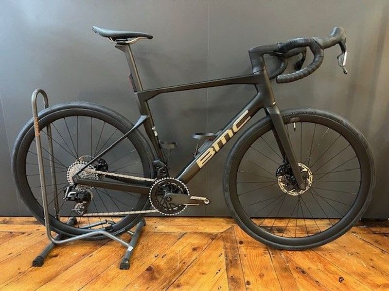 Used BMC Roadmachine 01 THREE 2026 Road & Gravel
