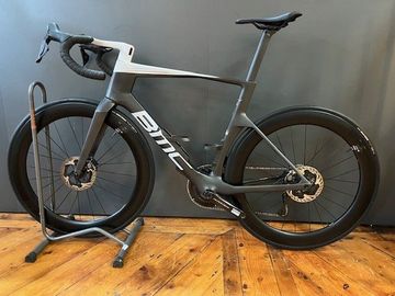 Used BMC Teammachine R 01 TWO 2024 2024 Road & Gravel, Black — image 3 of 3