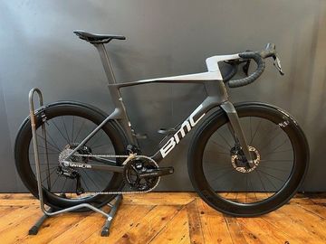 Used BMC Teammachine R 01 TWO 2024 2024 Road & Gravel, Black — image 1 of 3